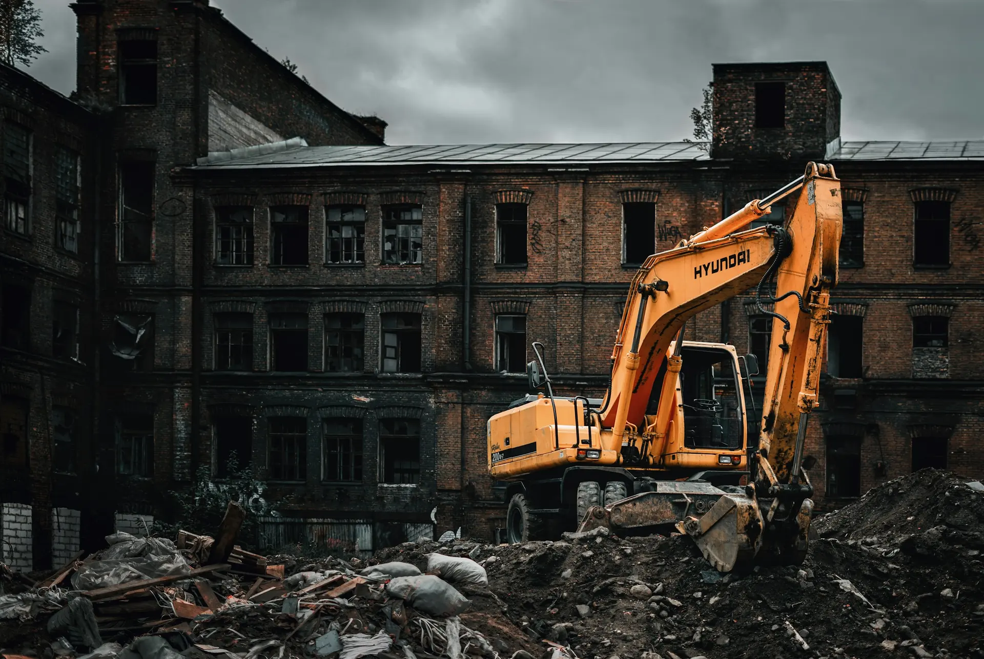 Maintenance & demolition