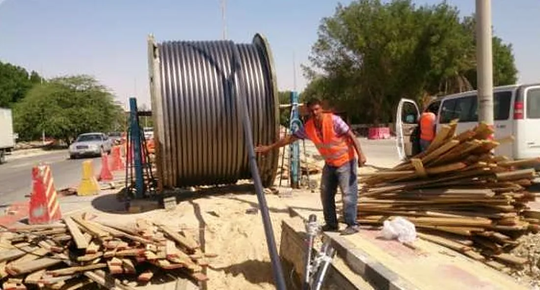Cable drum at the trench