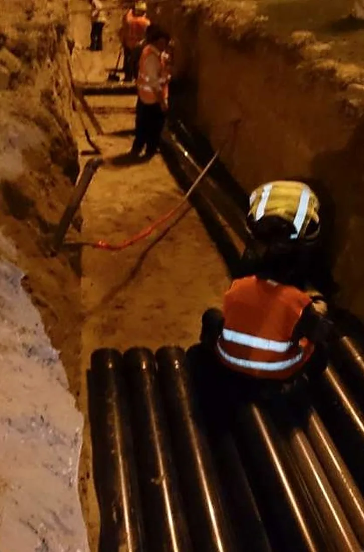 Working inside a deep trench